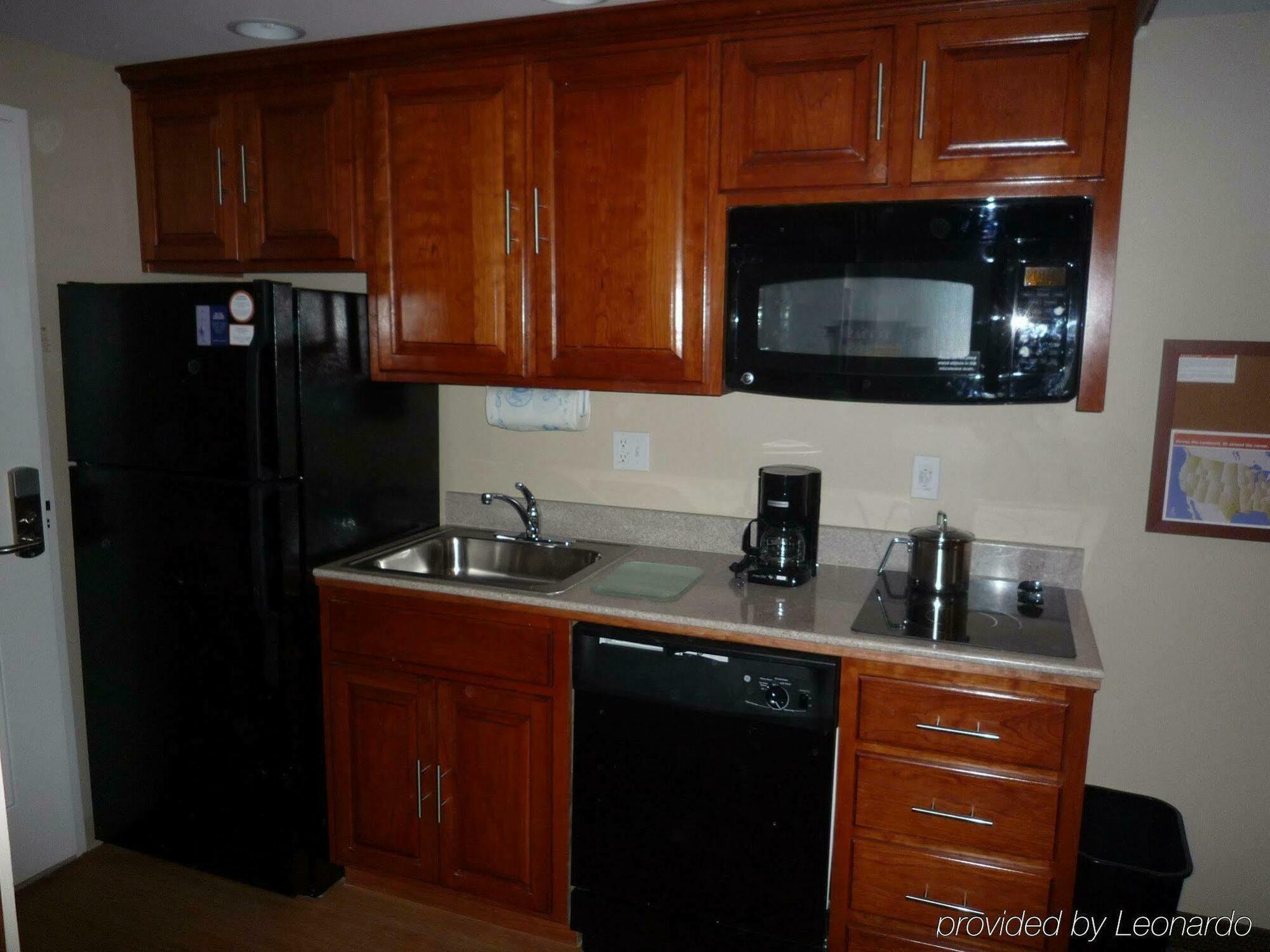 Candlewood Lax By Ihg Hotel 2*